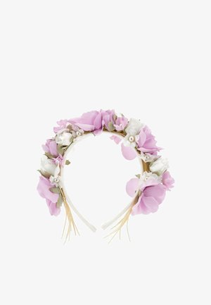 Bandeau décoré de fleurs artificielles roses et blanches et de feuilles vertes, agrémenté de petites perles imitant des perles.