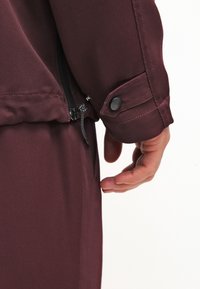 Joseph Giacca leggera - dark red