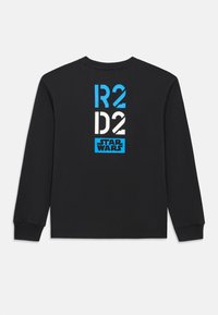 Czarny longsleeve z niebiesko-białym nadrukiem "R2D2" i "STAR WARS" na plecach, wykonany z miękkiej bawełny.