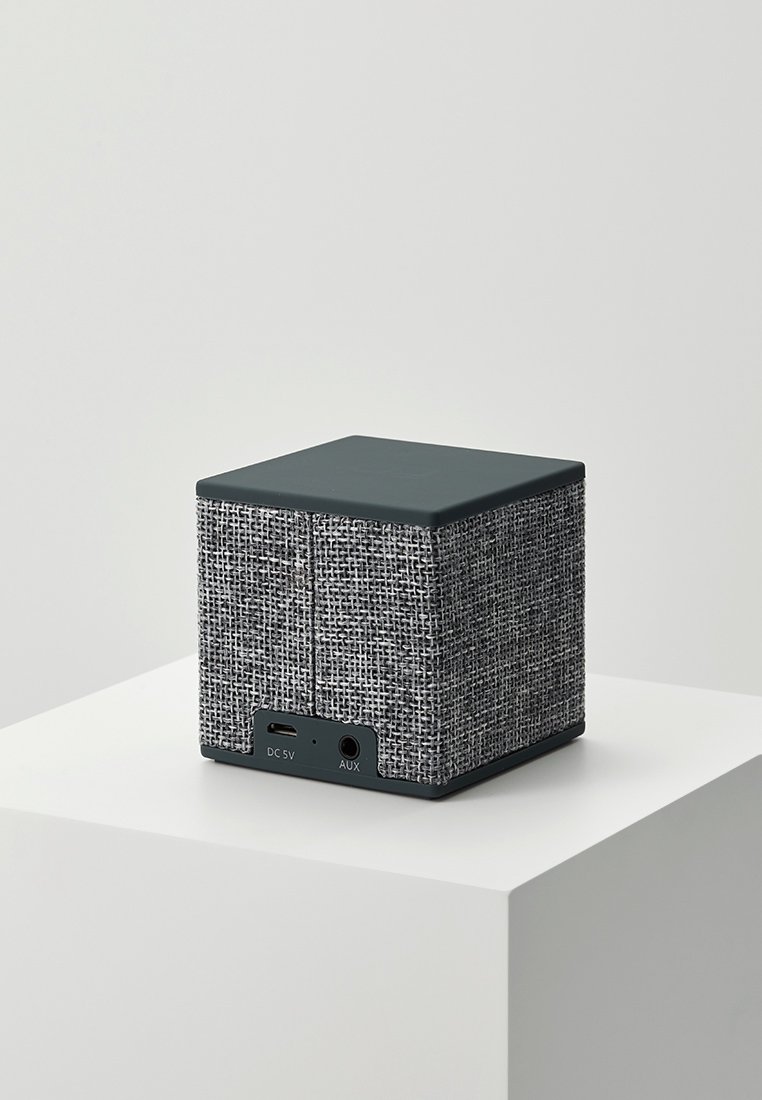 Fresh 'n Rebel ROCKBOX CUBE FABRIQ EDITION BLUETOOTH SPEAKER Fresh 'n Rebel Rockbox Brick Høytaler Concrete Black