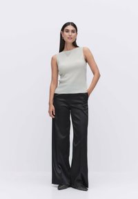 STOCKH LM - Top