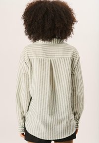 GINI LONDON STRIPE - Button-down blouse - sage green