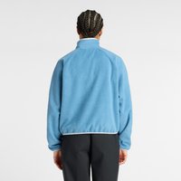 Jachetă din fleece de culoare albastru deschis, cu guler înalt, manșete elastice și talie strânsă, având o suprafață texturată și un design simplu.