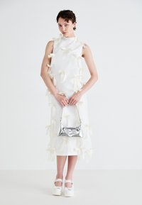 Thumbnail Image 4
