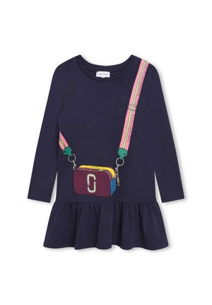 Vestido azul marino de manga larga con dobladillo acampanado, estampado con un bolso gráfico en morado, amarillo y azul con tirantes multicolores.