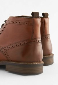 Next BROGUE STANDARD brązowy