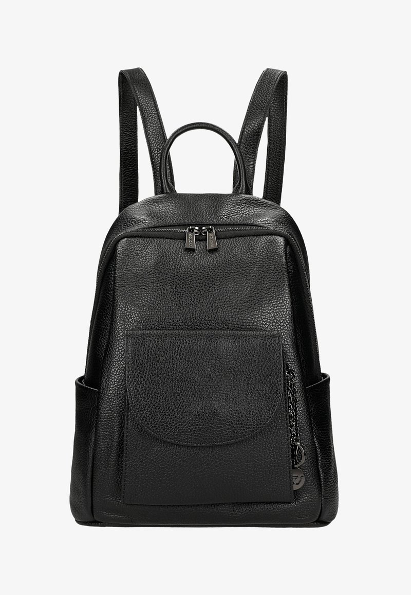 Zwarte leren rugzak met een gestructureerde afwerking, dubbele ritssluiting, voorvak en verstelbare schouderriemen. Beschikt over metalen accenten en zijvakken.