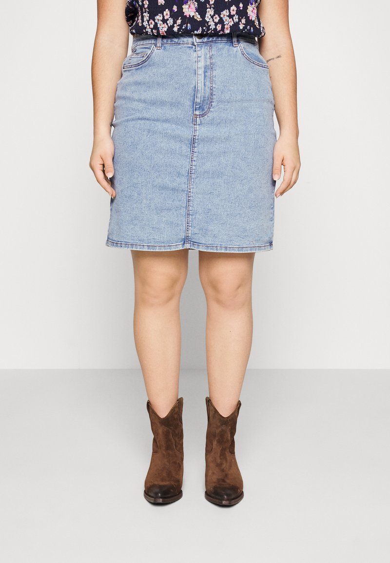 Pieces Curve PCPEGGY SKIRT Denim skirt light blue denim/lightblue