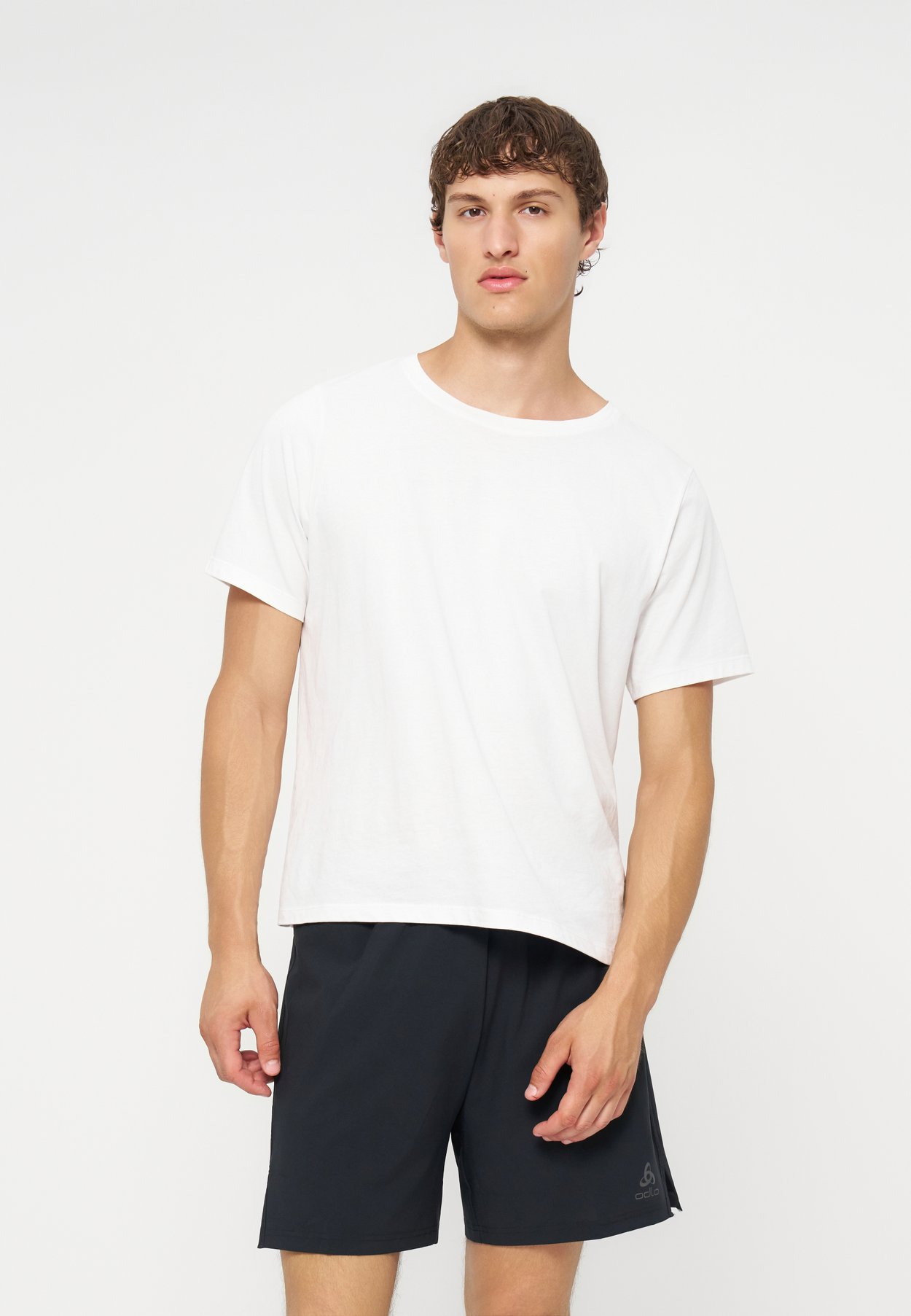 REGULAR FIT