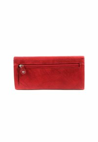 Portefeuille en cuir rouge avec une texture lisse, de forme rectangulaire et une poche zippée à l'arrière pour un rangement supplémentaire.
