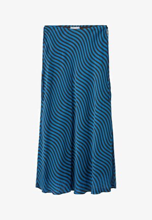 Falda azul línea A con franjas onduladas negras, de longitud midi, tela lisa y una pequeña etiqueta blanca en la cintura.