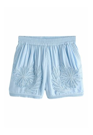 Hellblaue Baumwollshorts mit einem elastischen Bund, bestickt mit floralen Mustern auf jeder Seite und dekorativen Nähten entlang der Kanten.