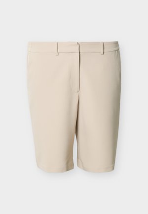 Shorts beige mi-longueur jusqu'aux genoux avec passants pour ceinture, devant plat et fermeture à glissière cachée, présentés sur un fond blanc uni.