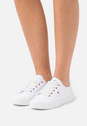 ESSENTIAL NAUTICAL - Sneakersy niskie - white