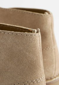 Next DESERT  - Botines con cordones - taupe brown