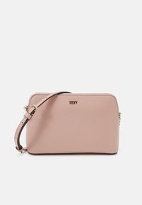 DKNY BRYANT DOME CROSSBODY Cross body bag cameo/light pink
