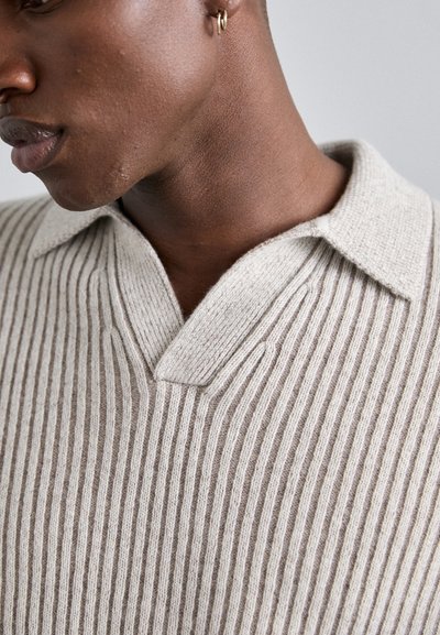 Filippa K Pulover - beige/white
