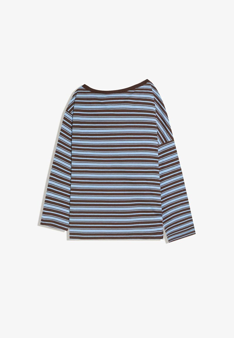 Chemise à manches longues avec des rayures horizontales marron et bleu clair, col large et coupe décontractée, présentée à plat sur un fond blanc.