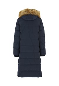 Marineblauwe donsjas met een capuchon gevoerd met bont, doorgestikte textuur, lange mouwen en geribde boorden. Rechte pasvorm tot halverwege de kuit.