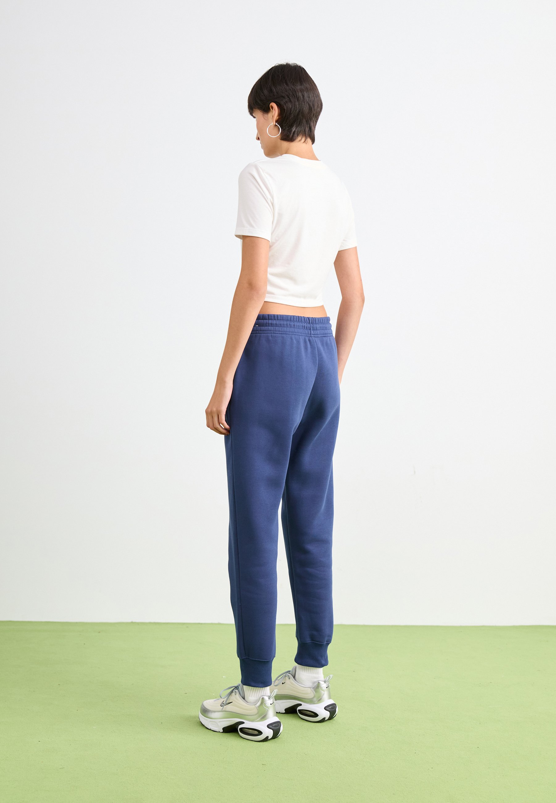 NIKE ナイキ カジュアルパンツ ボトムス レディース Leggings Sky blue ナイキ レディース カジュアルパンツ ボトムス Nike Sportswear