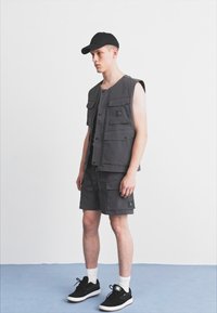Carhartt WIP BALTO  - Pantaloni scurți - graphite