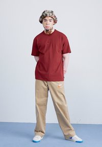 Nike Sportswear Tricou basic - dark team red
