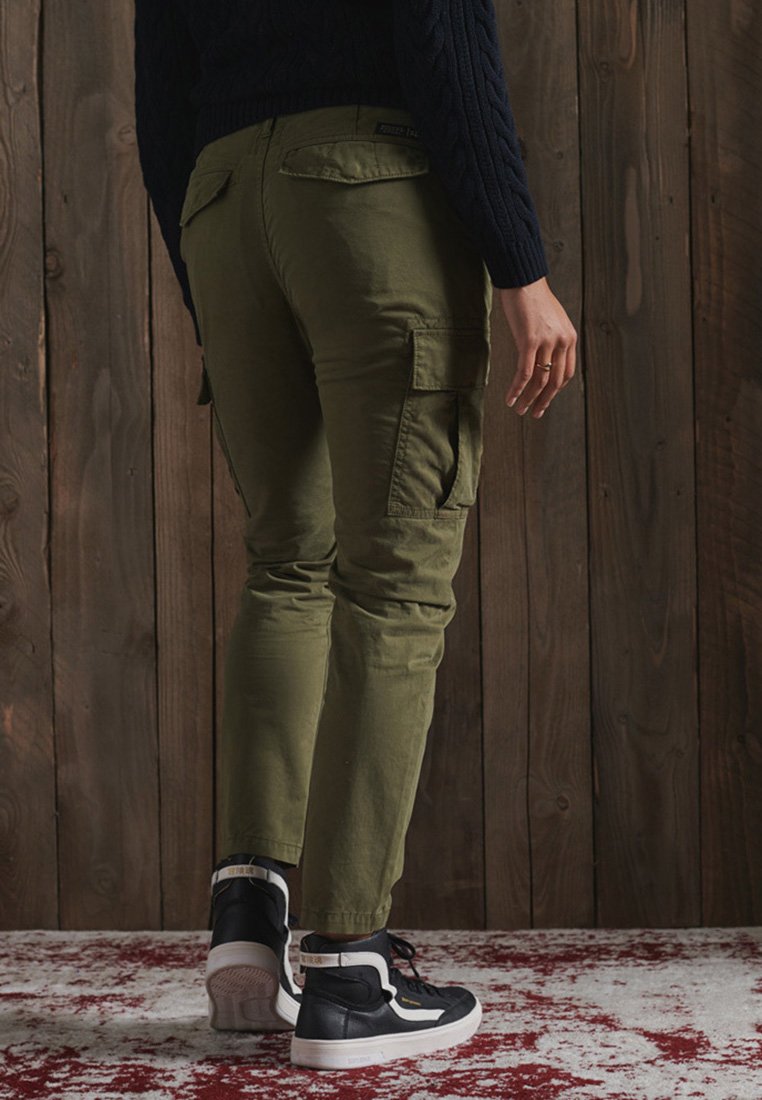 Superdry SLIM CARGO - Cargobroek - tuscan olive/olijfgroen - Zalando.nl
