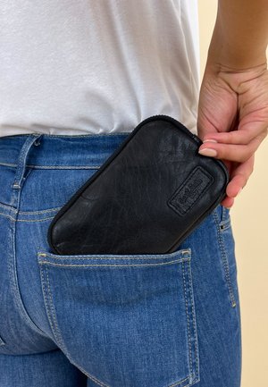 Gusti Leder ALBERTO C. - Geldbörse - black