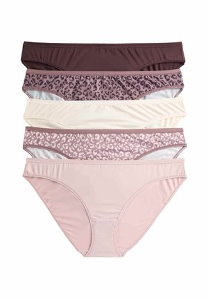 Balení pěti spodních kalhotek v různých odstínech, včetně tmavě hnědé, světle růžové, bílé a dvou vzorů s leopardím potiskem na měkké tkanině.
