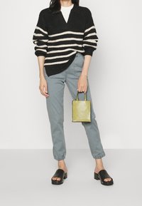 Marks & Spencer Kalhoty - blue