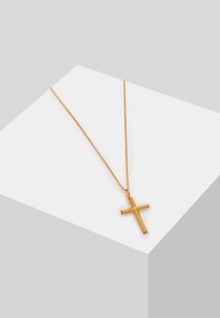 Collana con pendente in oro che presenta una semplice croce lucidato su una delicata catena, caratterizzata da una superficie liscia e un design minimalista.