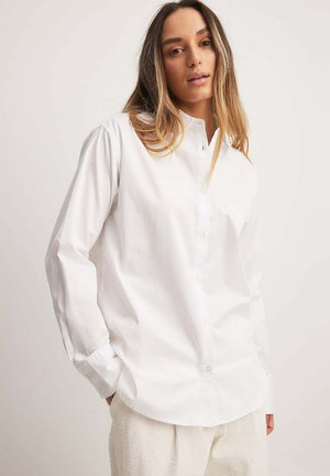 NA-KD Overhemdblouse - white