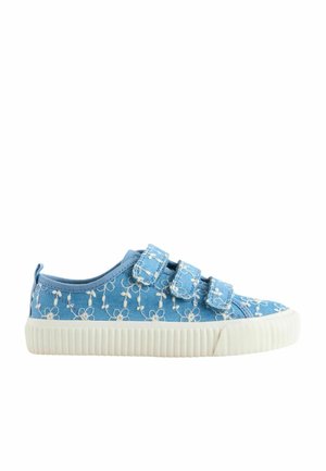 - Sneakersy niskie
