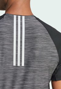 adidas Performance T-shirts print - black melange