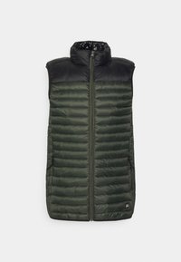 Chaleco acolchado con una sección superior negra y un cuerpo acolchado de color verde oscuro. Presenta una cremallera frontal y bolsillos laterales. Material texturizado y ligero.