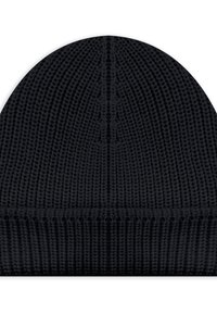 Cappellino nero in maglia con texture a coste, punta arrotondata e orlo piegato. Il materiale è morbido ed elastico per garantire comfort e vestibilità.
