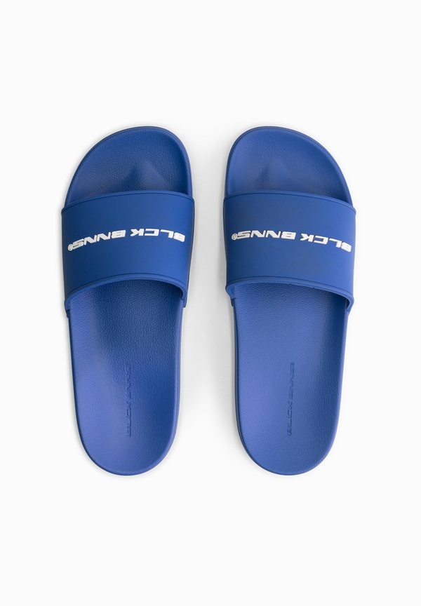 INITIAL – Badesandale