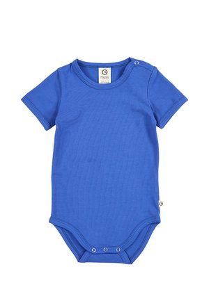 Niebieskie body dla niemowląt z krótkim rękawem, z zatrzaskami na ramieniu i kroku dla łatwego ubierania, wykonane z miękkiej tkaniny.