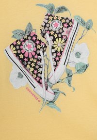 Converse FLORAL SNEAKER - T-shirts print - like butter