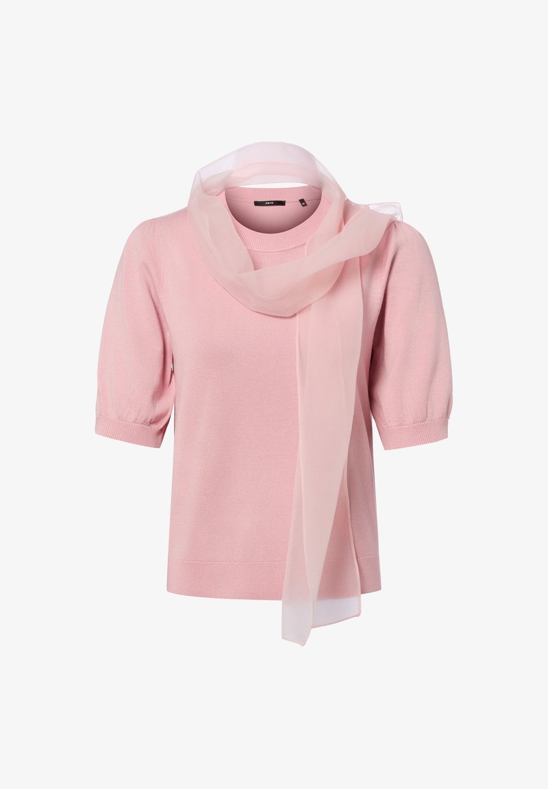 Pull rose doux à manches courtes avec ourlets côtelés et une écharpe transparente assortie drapée autour de l'encolure, présenté sur fond blanc.