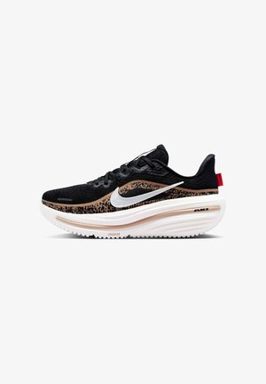 Nike Performance, NIKE PERFORMANCE WOMEN'S ROAD RUNNING SHOES WINFLO 12 - Løbesko til landevejen - black british khaki fusion red sail