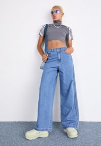 adidas Originals Straight leg jeans - light denim