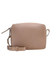 Borsa a tracolla rettangolare in pelle blush con finitura liscia, tracolla regolabile e chiusura con zip. Dettagli cuciti e logo del marchio visibili.