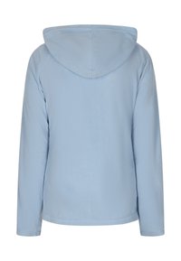 Giacca in pile blu chiaro con maniche lunghe, cappuccio e una texture liscia. Presenta un design semplice senza hardware o dettagli visibili.
