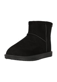 Botín de ante negro con punta redondeada, perfil bajo y detalle de costura texturizada. Presenta una suela de goma para mayor agarre y durabilidad.