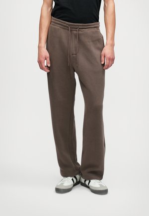 - Spodnie treningowe