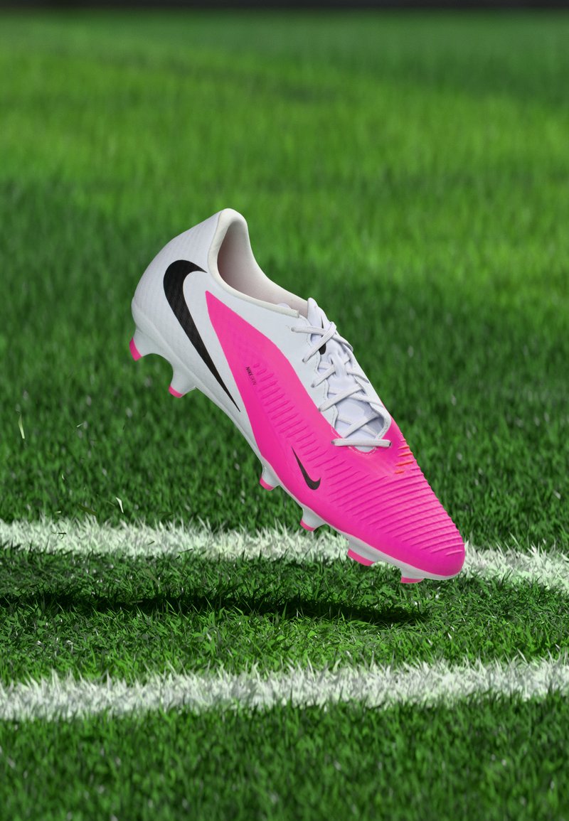 Botines de fútbol para terreno firme