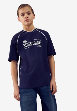 Next SUBCRIBE SHORT SLEEVE - Trükipildiga T-särk - navy blue