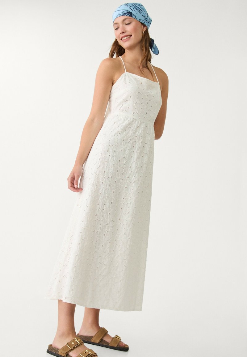 Stradivarius - EMBROIDERED MIDI - Robe longue - white, Agrandir