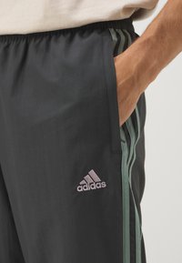 adidas Performance REAL MADRID TRACK PANT - Jogginghose - carbon